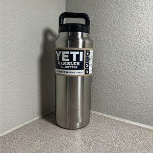Yeti Rambler 36 OZ - silver - NEW